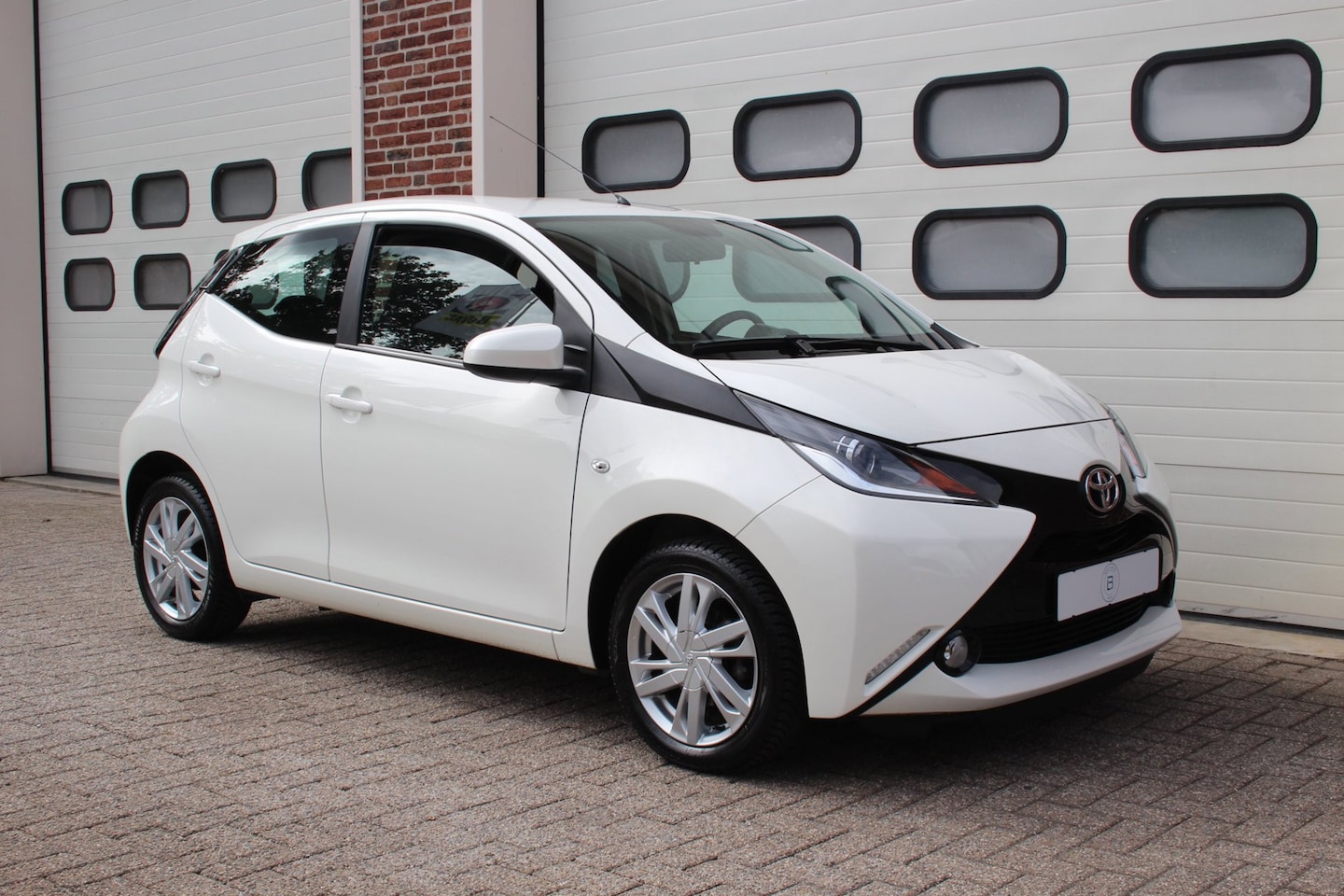 Toyota Aygo - 1.0 VVT-i x-play 5-Deurs * Automaat / Airco / 51.634Km * - AutoWereld.nl