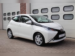 Toyota Aygo - 1.0 VVT-i x-play 5-Deurs * Automaat / Airco / 51.634Km