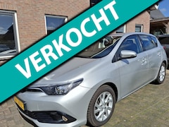 Toyota Auris - 1.2T Aspiration. Dealer onderhouden Zeer netjes en luxe. O.a. camera, afn. trekhaak, cruis