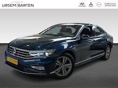 Volkswagen Passat - 1.5 TSI R-Line Business + | Achteruitrijcamera | DAB ontvanger | Extra getint glas