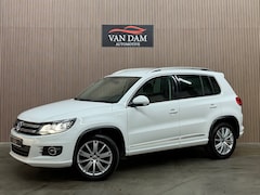Volkswagen Tiguan - 2.0 TSI R-line 4Motion 2014 DSG XENON TREKHAAK