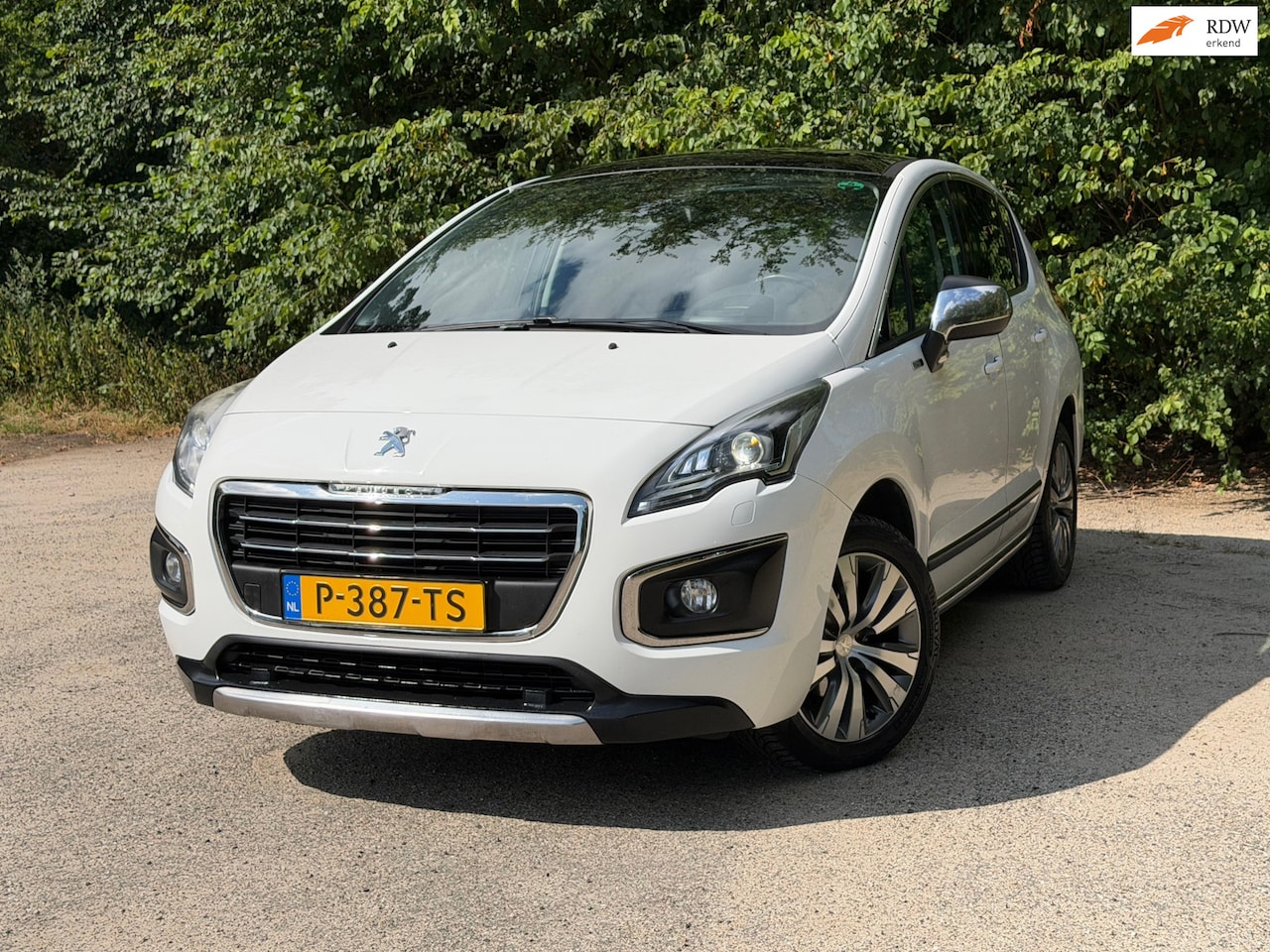 Peugeot 3008 - 1.2 PureTech Style | " 152.000 " KM + Cruise Nu € 4.950,- !!! - AutoWereld.nl