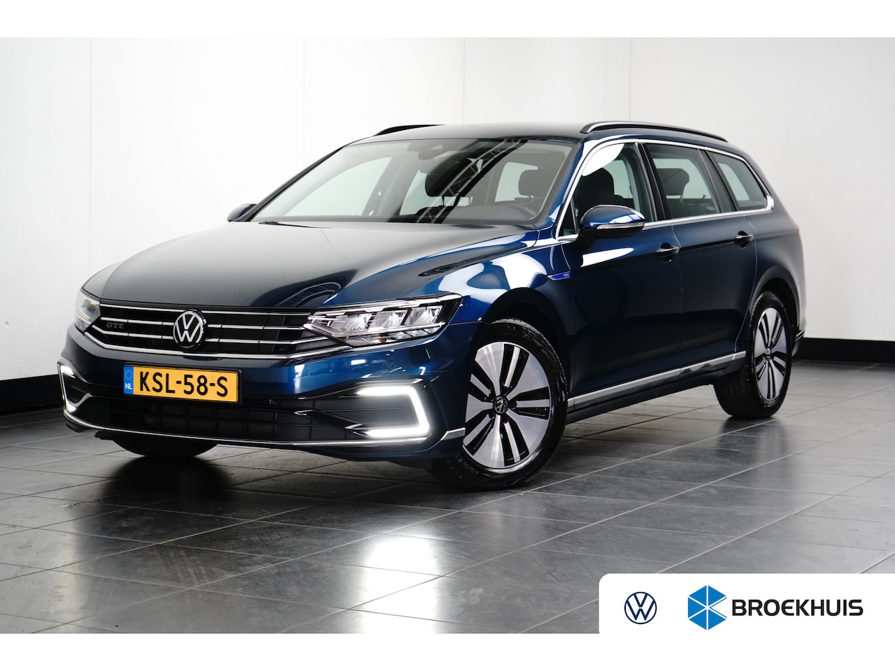 Volkswagen Passat Variant - 1.4 TSI 218 pk PHEV GTE Business 6-DSG | Wegklapbare Trekhaak | Achteruitrijcamera | Cruis - AutoWereld.nl
