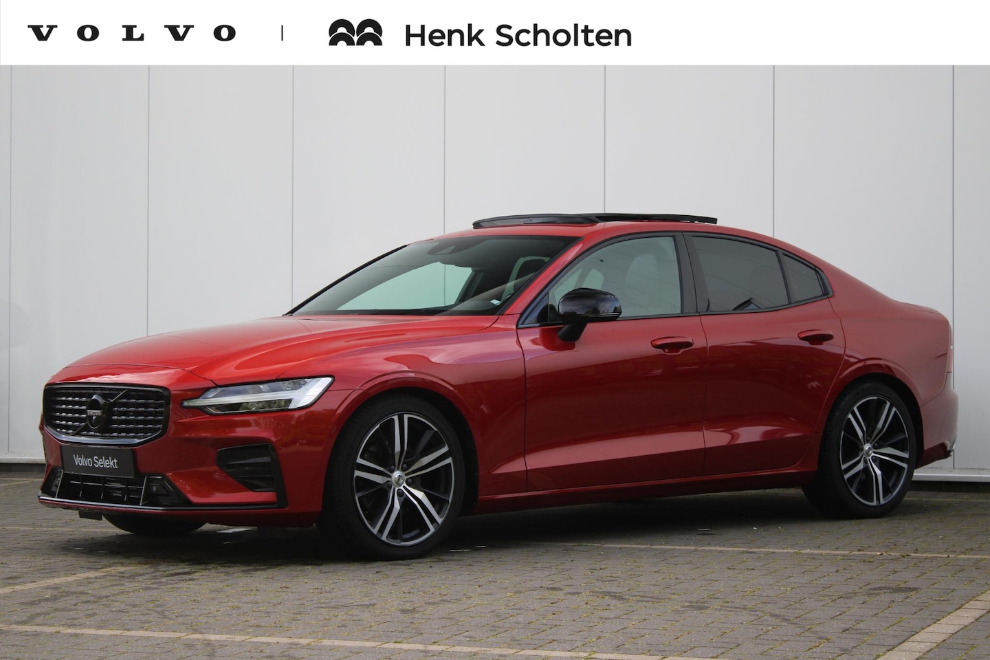 Volvo S60 - B3 Automaat R-Design | Black Edition Emblemen | Schuif/Kanteldak | Parkeercamera | Parkeer - AutoWereld.nl