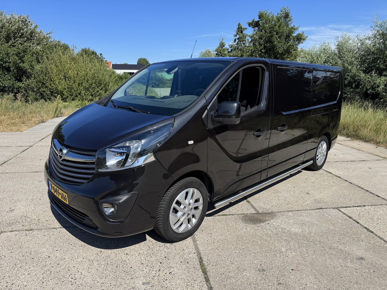 Opel Vivaro - 1.6 CDTI 120pk L2 airco navigatie EURO 6 - AutoWereld.nl