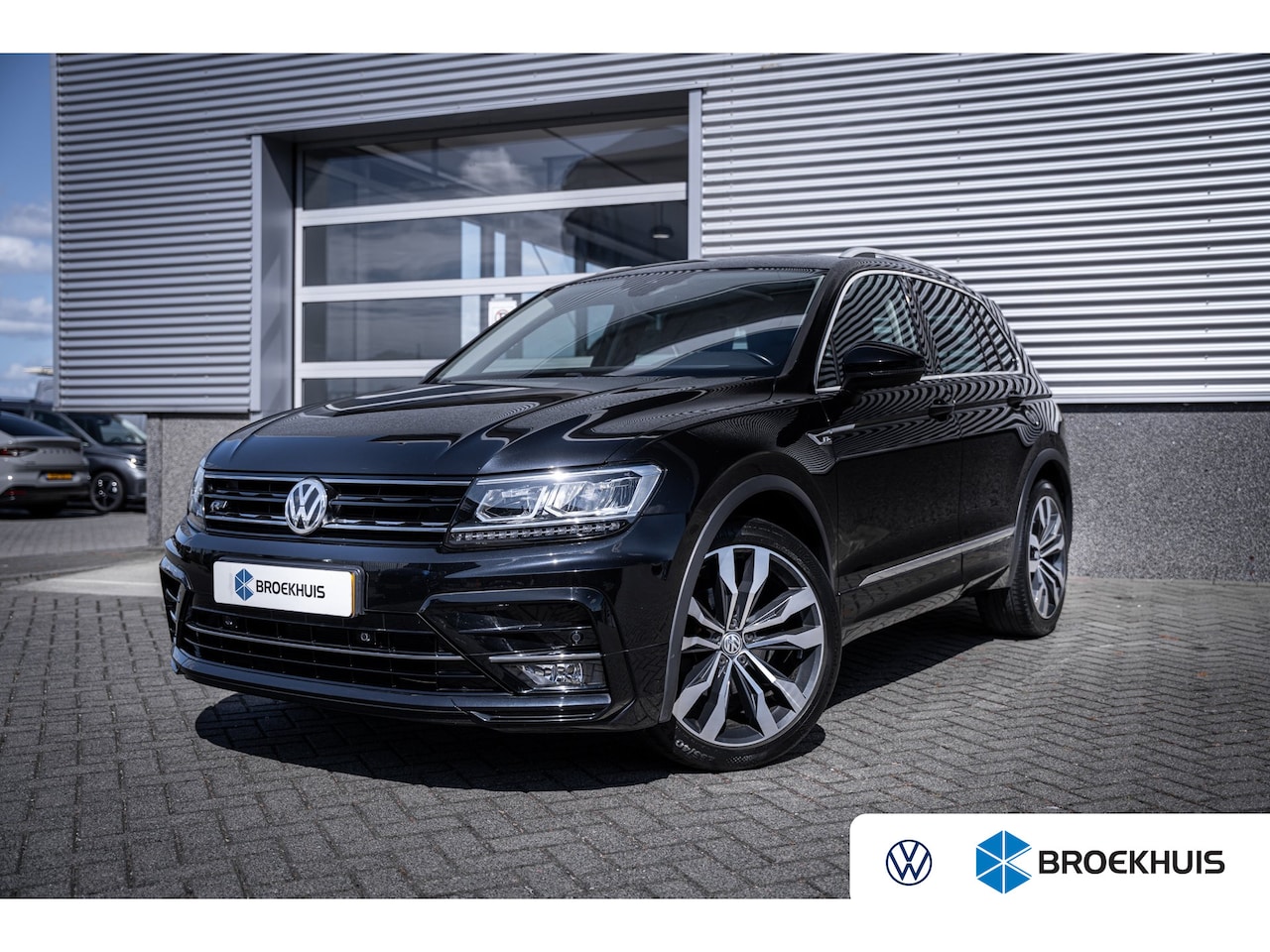 Volkswagen Tiguan - 1.4 TSI ACT Highline | Chroom delen exterieur | Elektrisch glazen panorama-dak | Lichtmeta - AutoWereld.nl