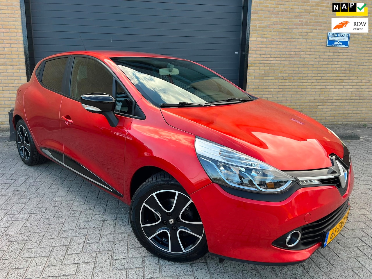 Renault Clio - 0.9 TCe Expression|Lakschade|Navi|PDC|Airco|Trekhaak| - AutoWereld.nl