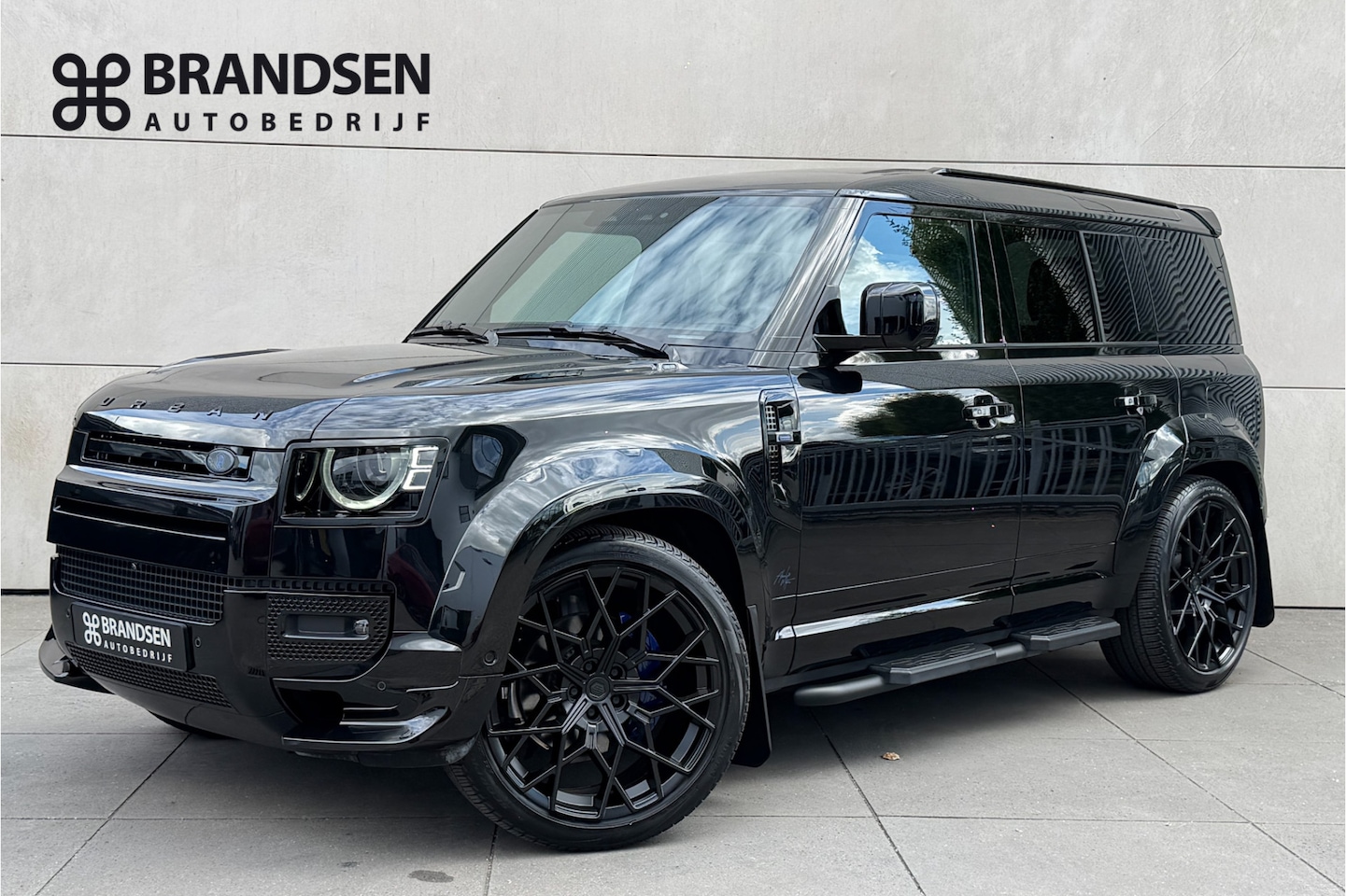 Land Rover Defender 110 - 2.0 P300e 110 X-Dynamic HSE Urban Pakket-23"-Meridian-Head up-Pano-Trekhaak - AutoWereld.nl