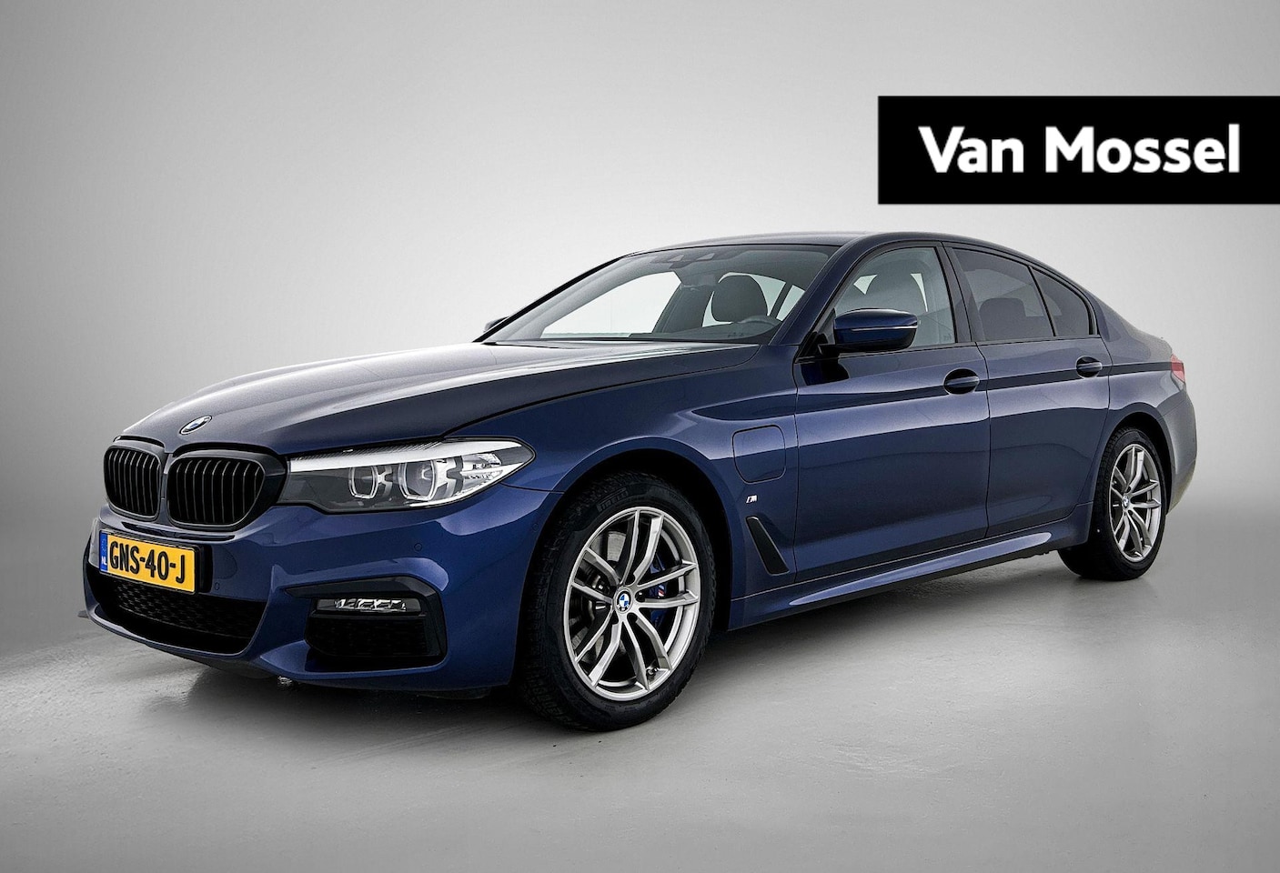 BMW 5-serie - 530e iPerformance High Executive | WORDT VERWACHT | ACHTERUITRIJCAMERA | APPLE CARPLAY - A - AutoWereld.nl