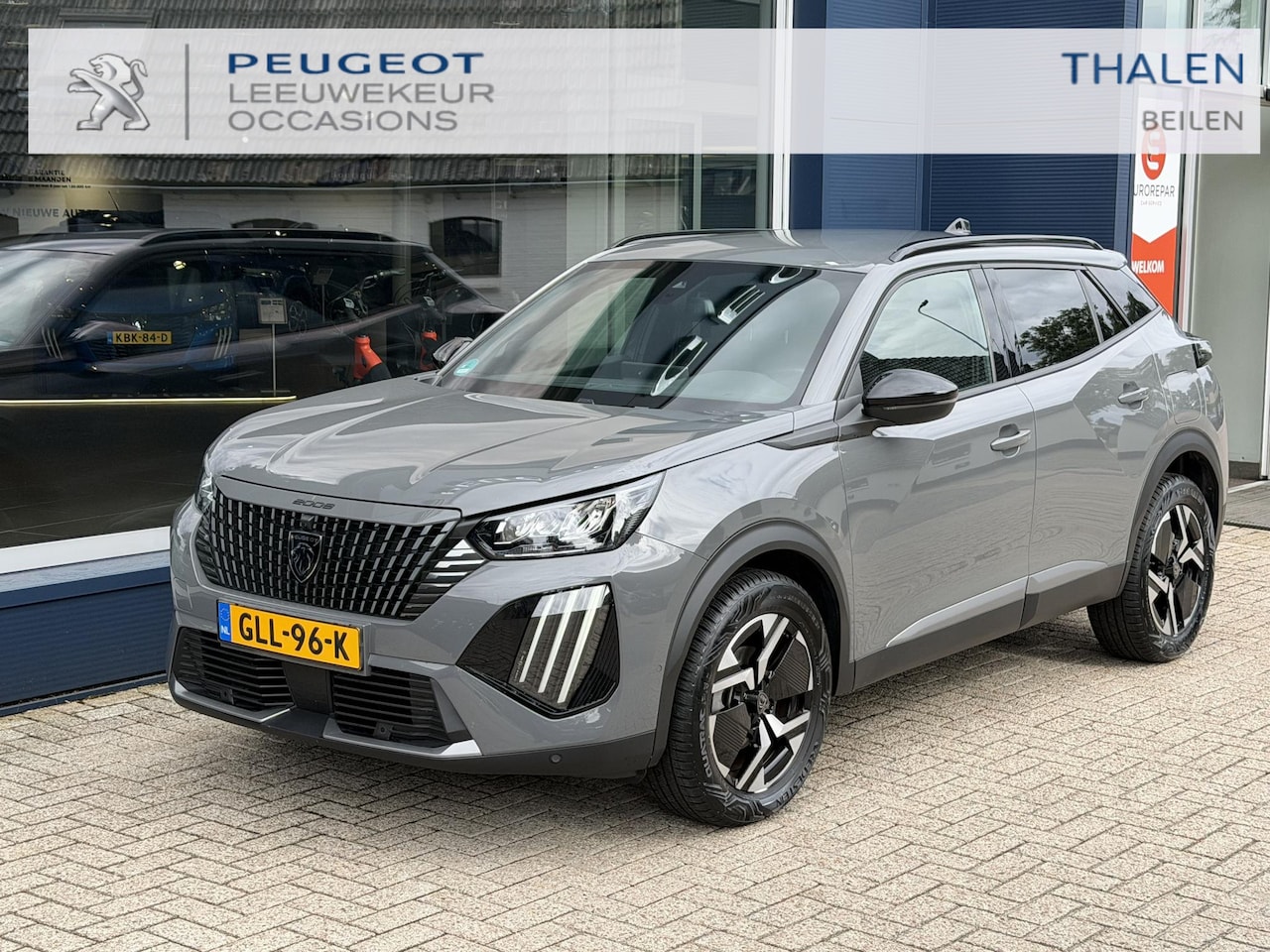 Peugeot 2008 - 1.2 Turbo 100 PK Allure Trekhaak 1200 KG | 4 Seizoen banden | Navigatie via Telefoon | 360 - AutoWereld.nl