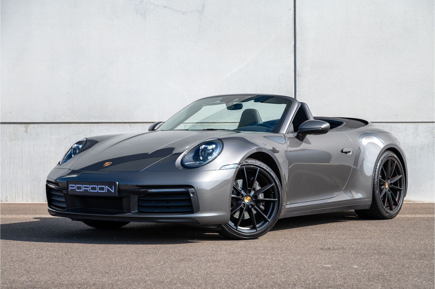 Porsche 911 Cabrio - 992 3.0 Carrera Sportuitlaat / 90L Tank - AutoWereld.nl