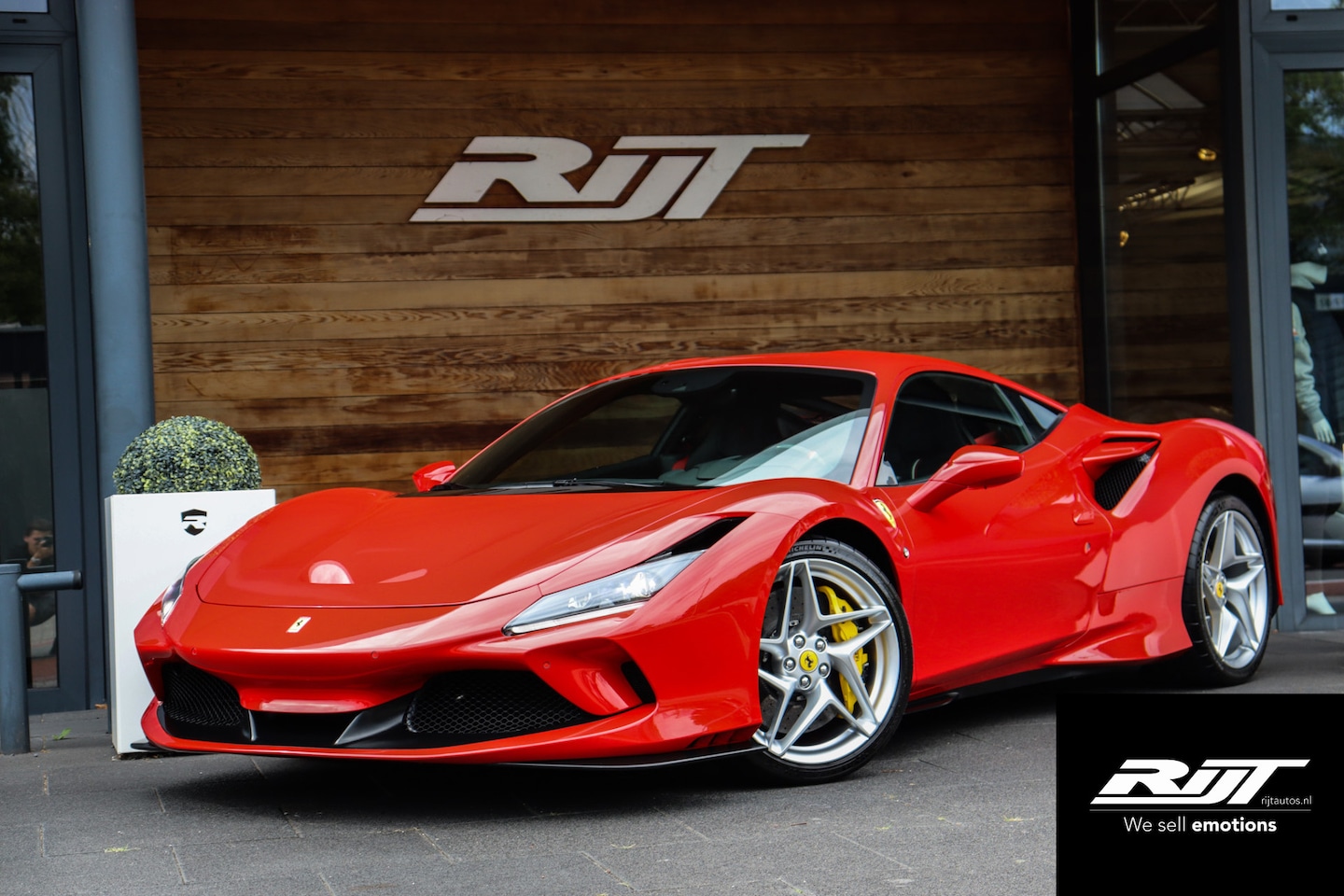 Ferrari F8 Tributo - 3.9 V8 HELE BTW **Drivers Display/Carbon Bucket/Full PPF/Novitec** - AutoWereld.nl