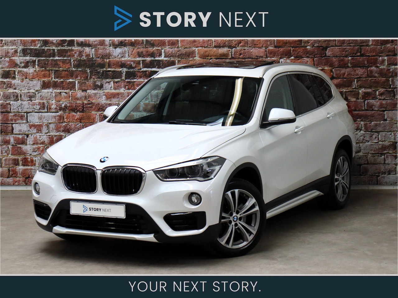 BMW X1 - sDrive20i Executive Sport Line Automaat / Navigatie / Panoramadak / Trekhaak / 18 Inch / L - AutoWereld.nl