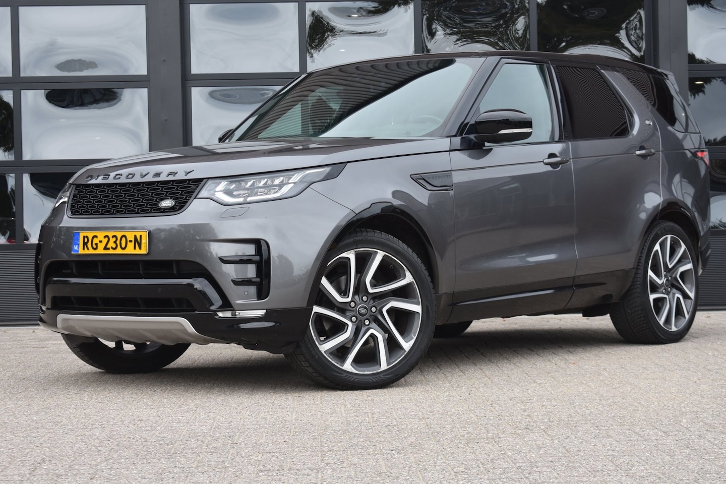 Land Rover Discovery - 3.0 Td6 HSE Luxury '17 Leder LED Clima NAvi Cruise Inruil mogelijk - AutoWereld.nl