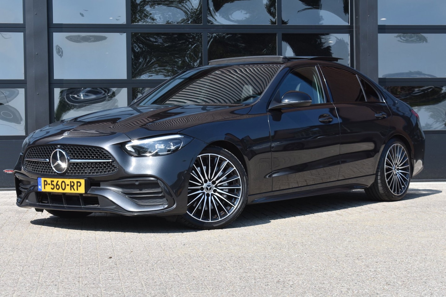 Mercedes-Benz C-klasse - 180 AMG Line '22 LED Pano Leder Clima AMG Pakket Inruil mogelijk - AutoWereld.nl