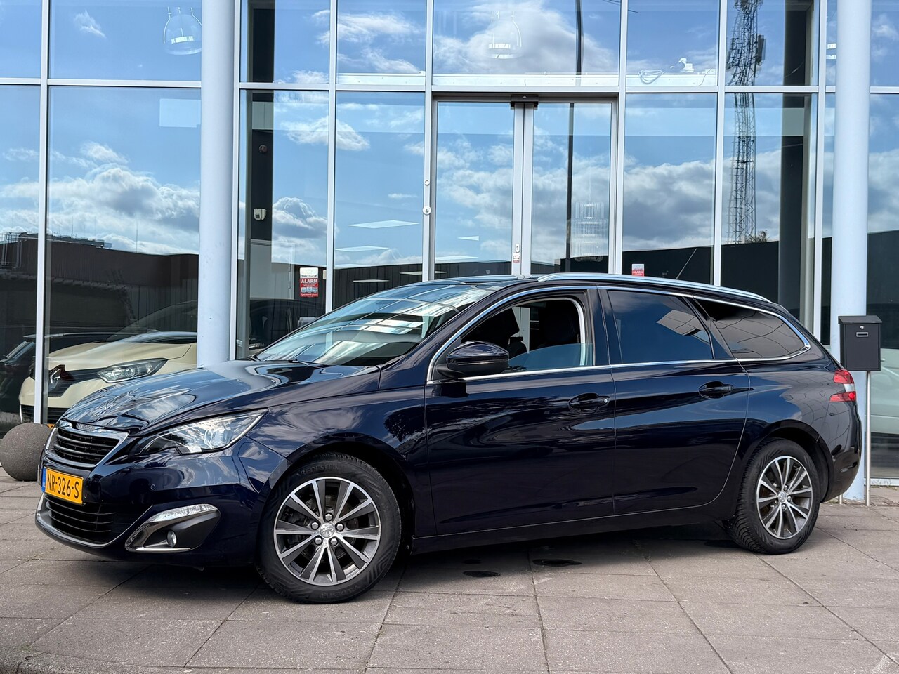 Peugeot 308 SW - 1.2 PureTech Allure|Pano|Camera - AutoWereld.nl