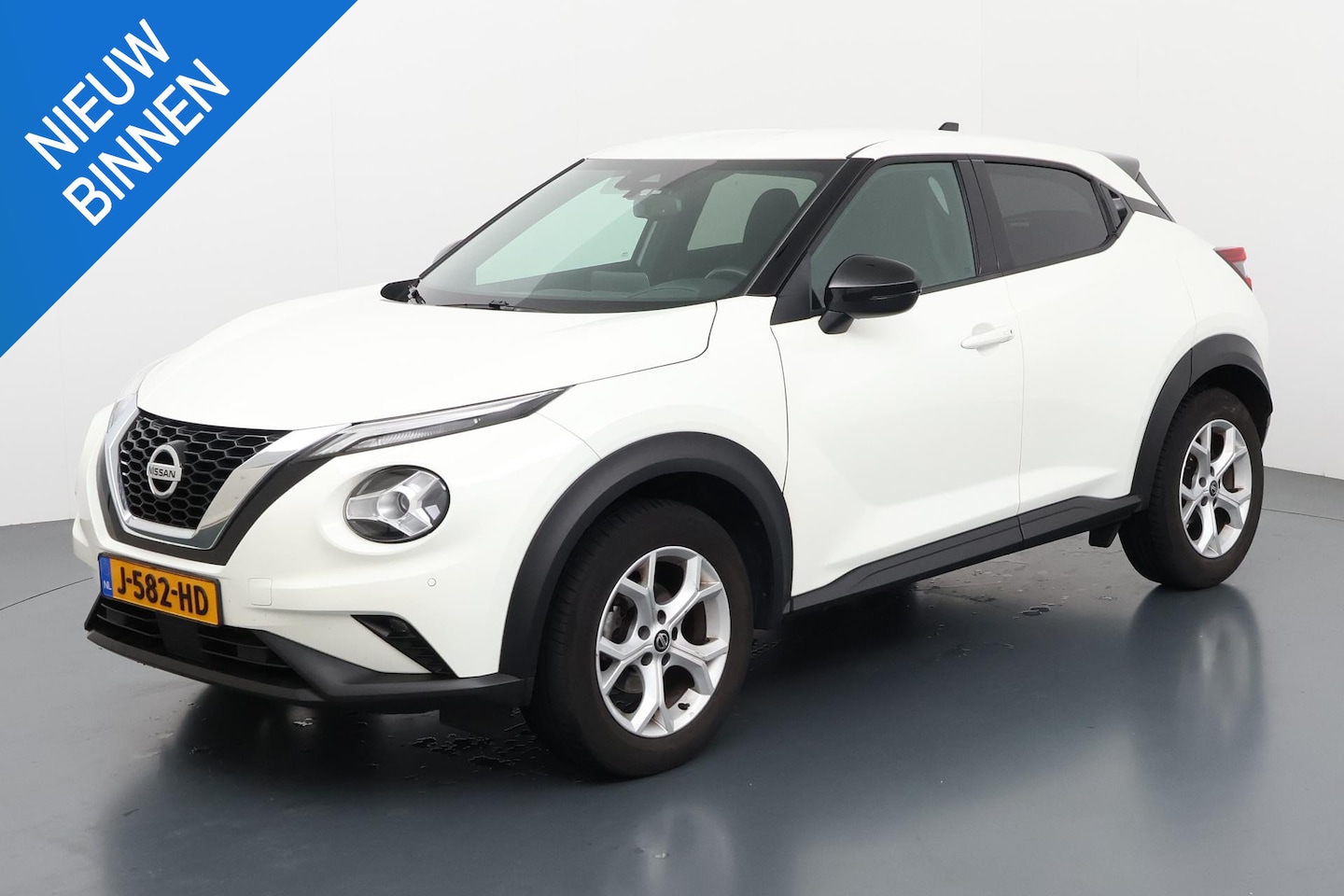 Nissan Juke - 1.0 DIG-T N-CONNECTA I APPLE CARPLAY I CLIMATE CONTROL I P-CAMERA I CRUISE CONTROL - AutoWereld.nl