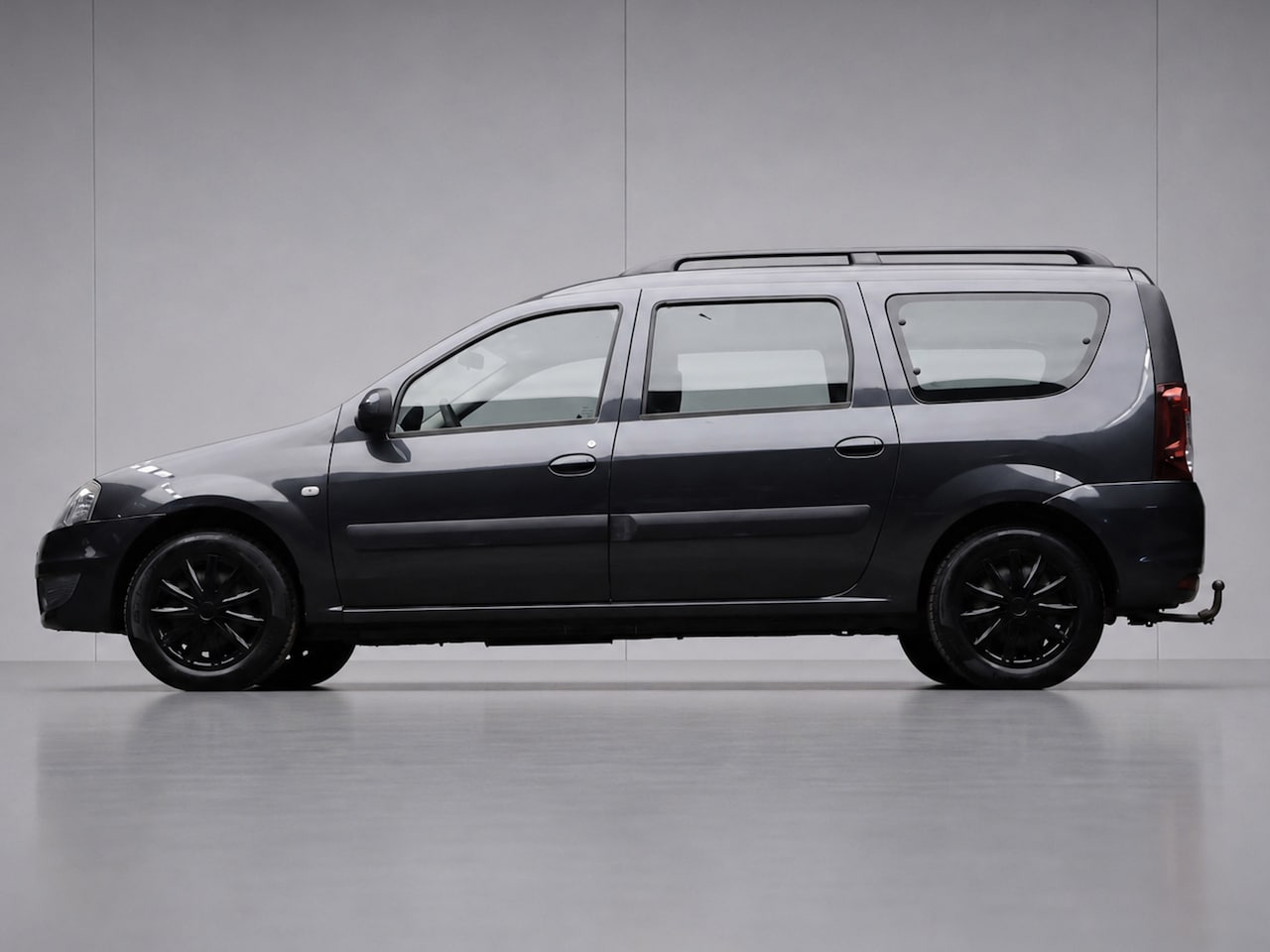 Dacia Logan MCV - 1.6-16V Lauréate 7p. (AIRCO,ELECTRISCHE PAKKET,SPORTSTOELEN,TREKHAAK,NIEUWE APK,NETTESTAAT - AutoWereld.nl