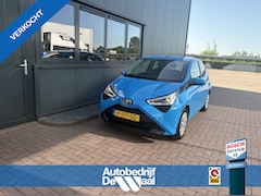 Toyota Aygo - 1.0 VVT-i X-Play Automaat 5-drs. CAMERA/CARPLAY/MEDIA/LIMITER