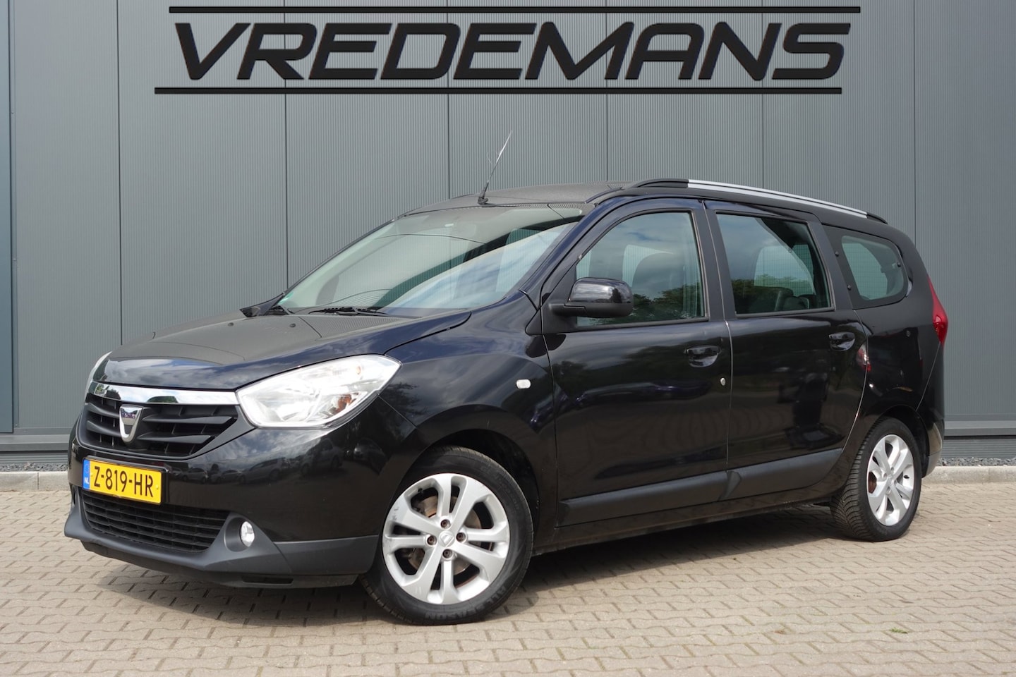 Dacia Lodgy - 1.5 dCi Blackline 7-PERS/LEDER - AutoWereld.nl