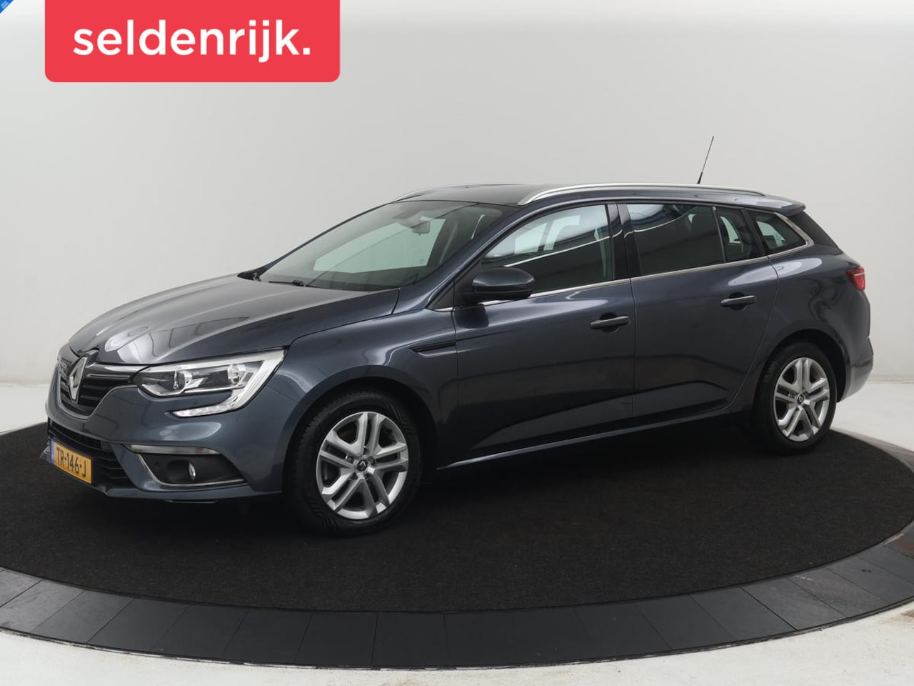 Renault Mégane Estate - 1.2 TCe Limited Automaat Navigatie | Climate Control | Stoelverwarming | Trekhaak | Parkee - AutoWereld.nl