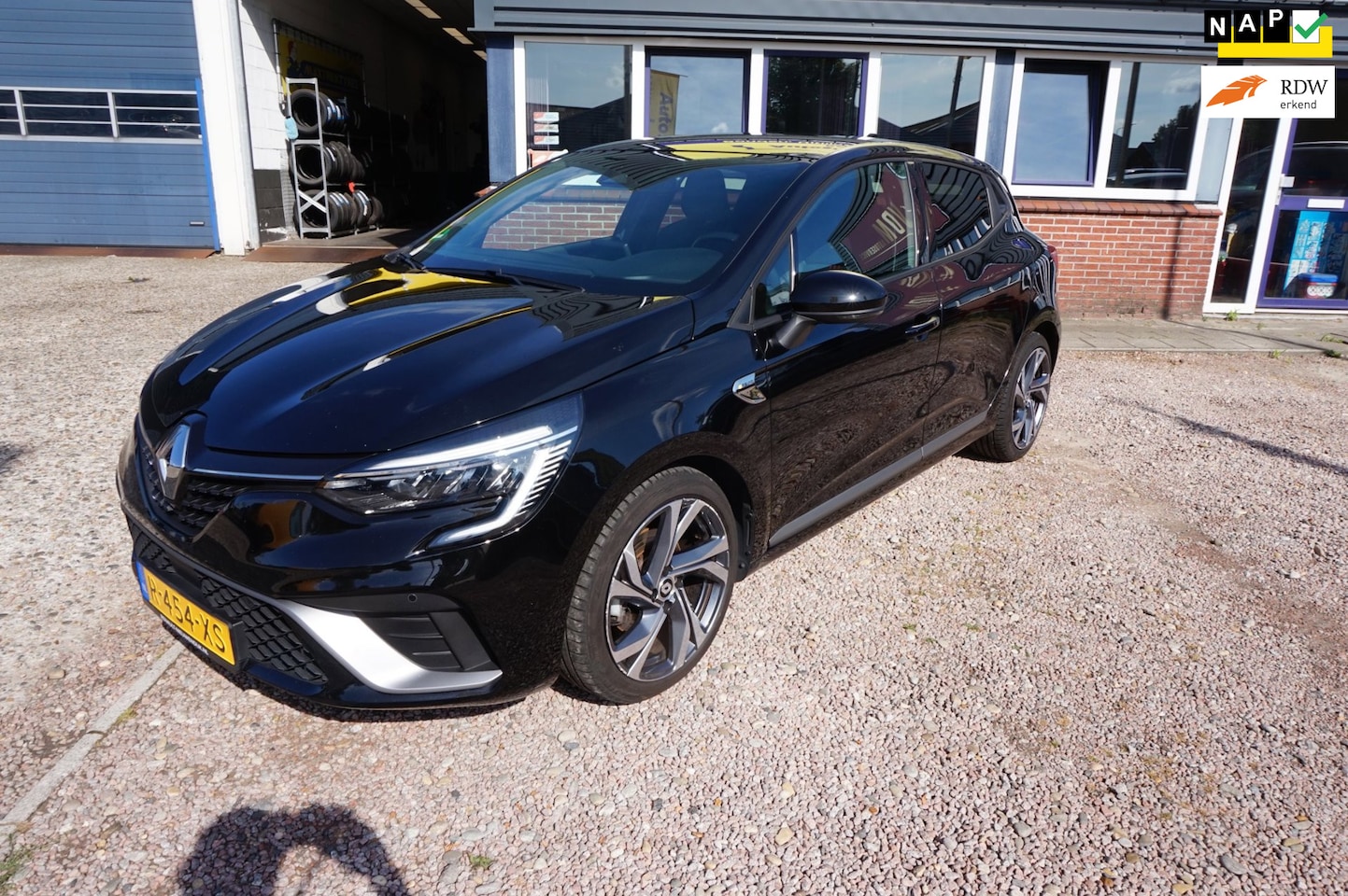 Renault Clio - 1.6 E-TECH Hybrid 145 R.S. Line 1.6 E-Tech Hybrid 145 R.S. Line , 1e eig , org Ned , NAP , zr mooi , dealerauto - AutoWereld.nl