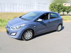 Hyundai i30 - 5 Drs 1.4i 5 Drs