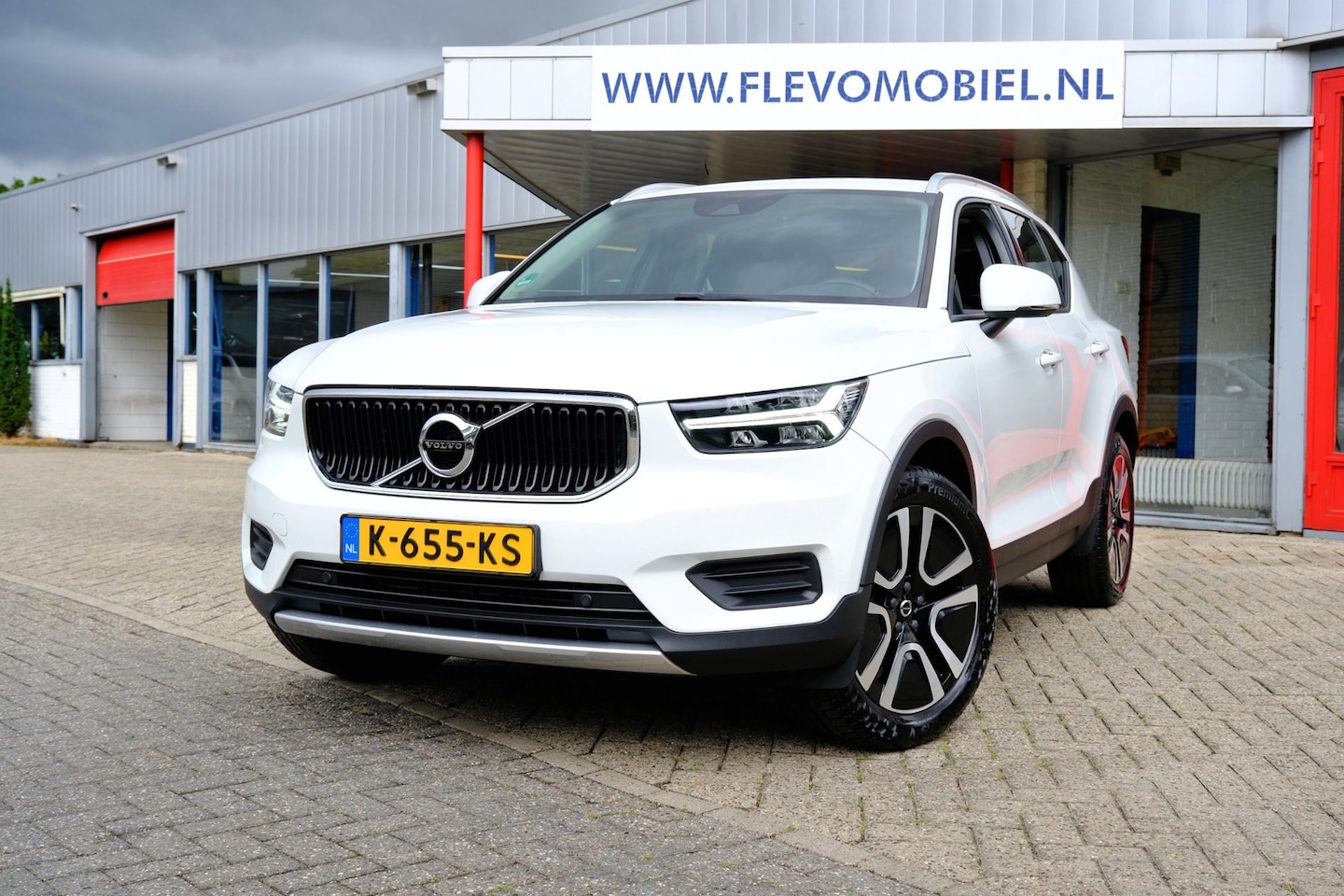 Volvo XC40 - 1.5 T2 Business Pro Aut. Leder|1e Eig|Navi|CarPlay|LMV - AutoWereld.nl