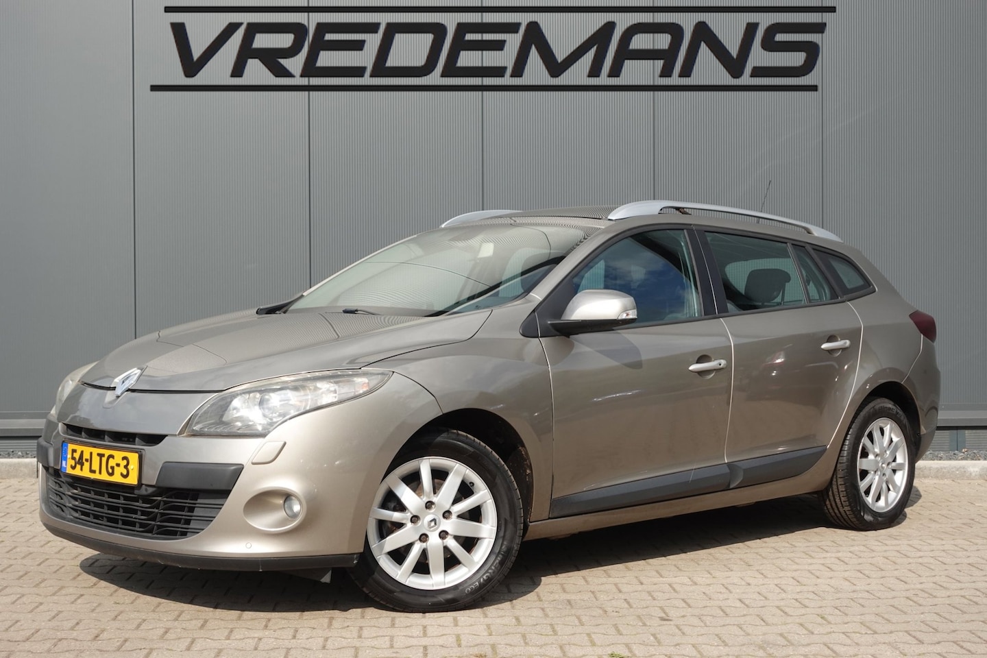 Renault Mégane Estate - 1.6 Expression PANO/NAVI - AutoWereld.nl