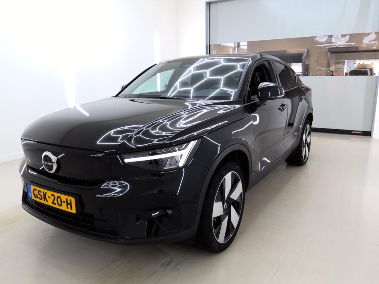Volvo C40 - 252PK Extended Range Ultimate 82kWh | Trekhaak | Getint Glas | 360 | Glazen dak | HK Audio - AutoWereld.nl