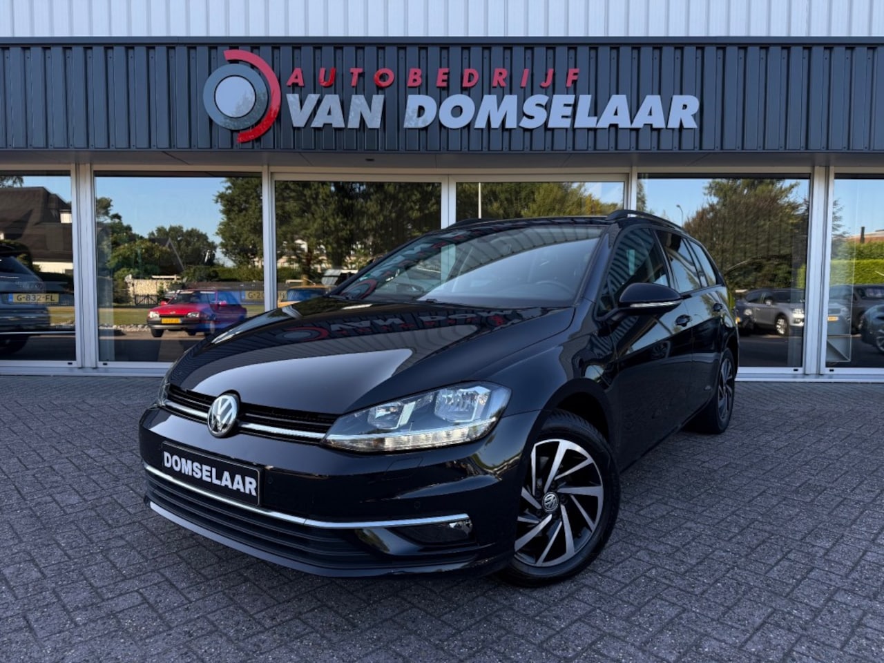Volkswagen Golf - 1.0 TSI Comfortline Business 1.0 TSI Comfortline Business - AutoWereld.nl