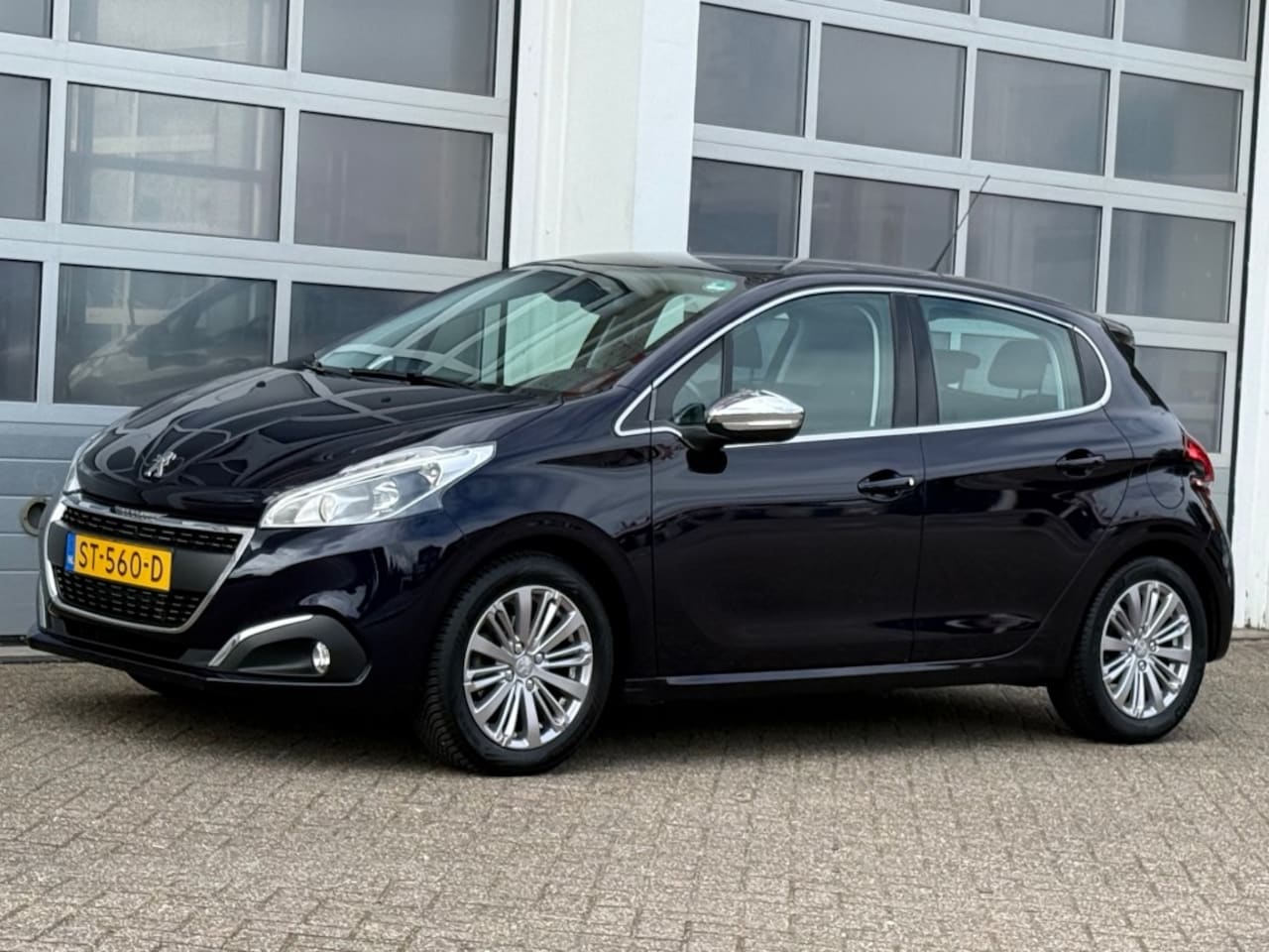 Peugeot 208 - 1.2 Puretech 82Pk Blue Lease Executive Navi Pdc Clima Cruise - AutoWereld.nl