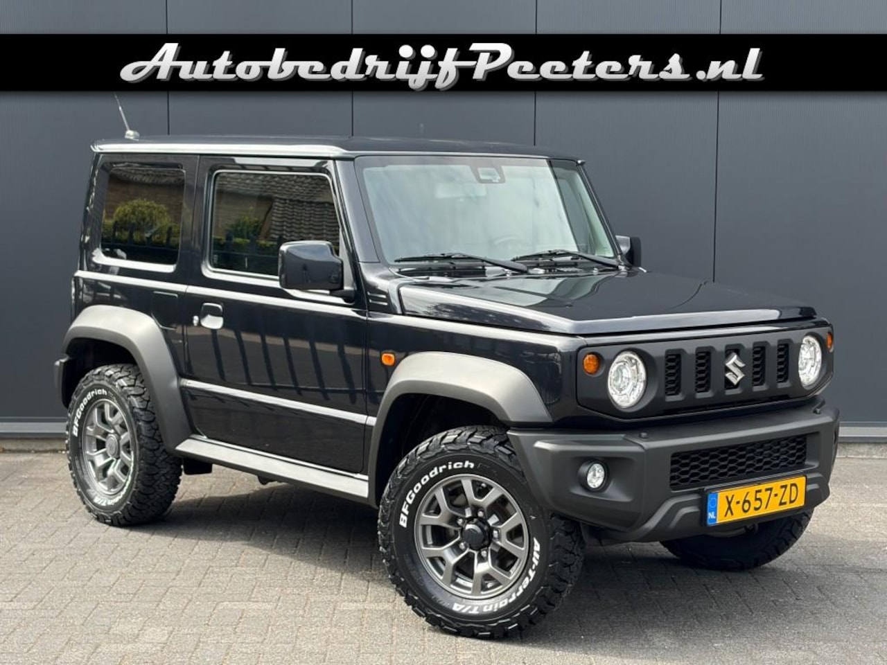 Suzuki Jimny - 1.5 AllGrip Comfort+ 4-zits LED Navi Cruise ECC Stoelverwarming Trekhaak - AutoWereld.nl