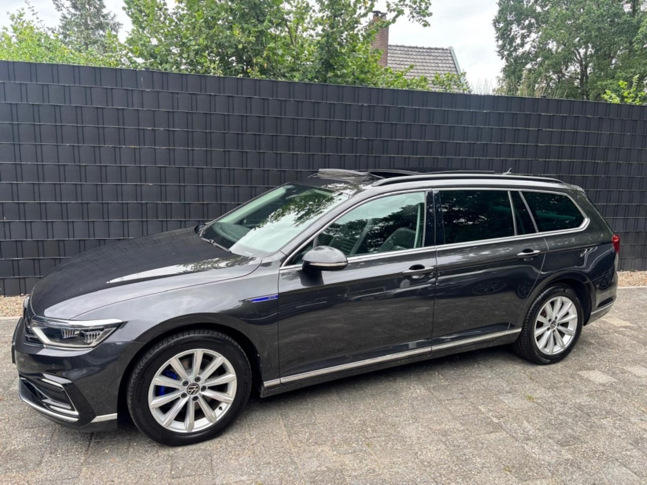 Volkswagen Passat - 1.4 TSI PHEV GTE BNS**LEER/PANO/MASSAGE/CARPLAY/IQLIGHT** - AutoWereld.nl