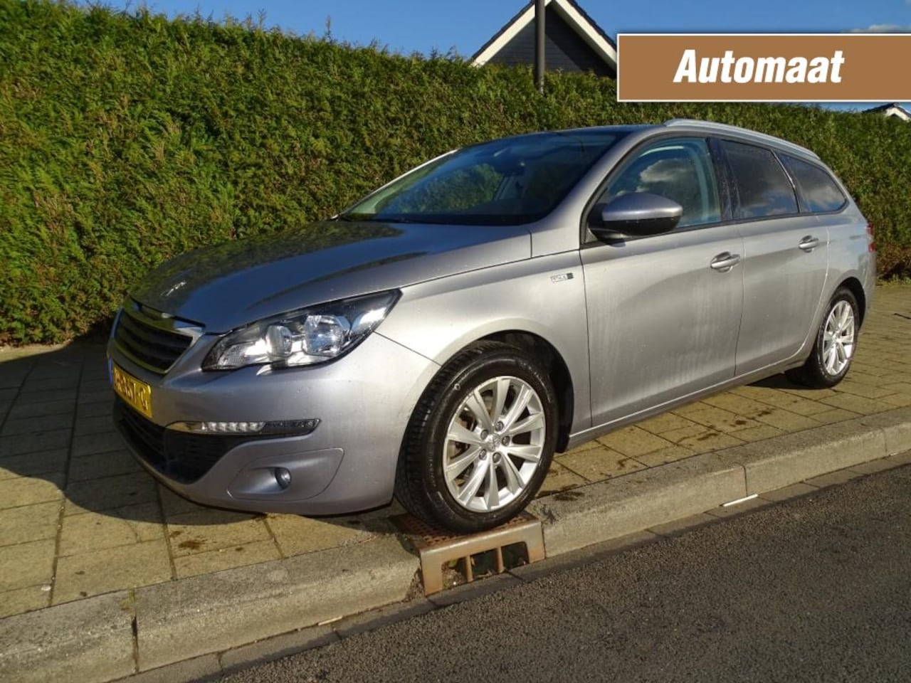 Peugeot 308 - 1.2  SW STYLE 131 Pk -Navi-Cruise-Pdc-Media app-Usb-Blt - AutoWereld.nl