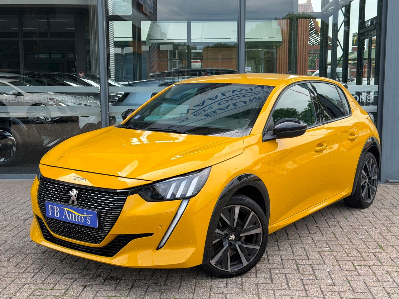 Peugeot 208 - 1.2 PureTech GT Airco Navi Camera Automaat - AutoWereld.nl