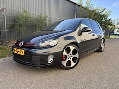 Volkswagen Golf - 2.0 GTI / NAVI / CRUISE / DYNAUDIO / STOELVERWARMING