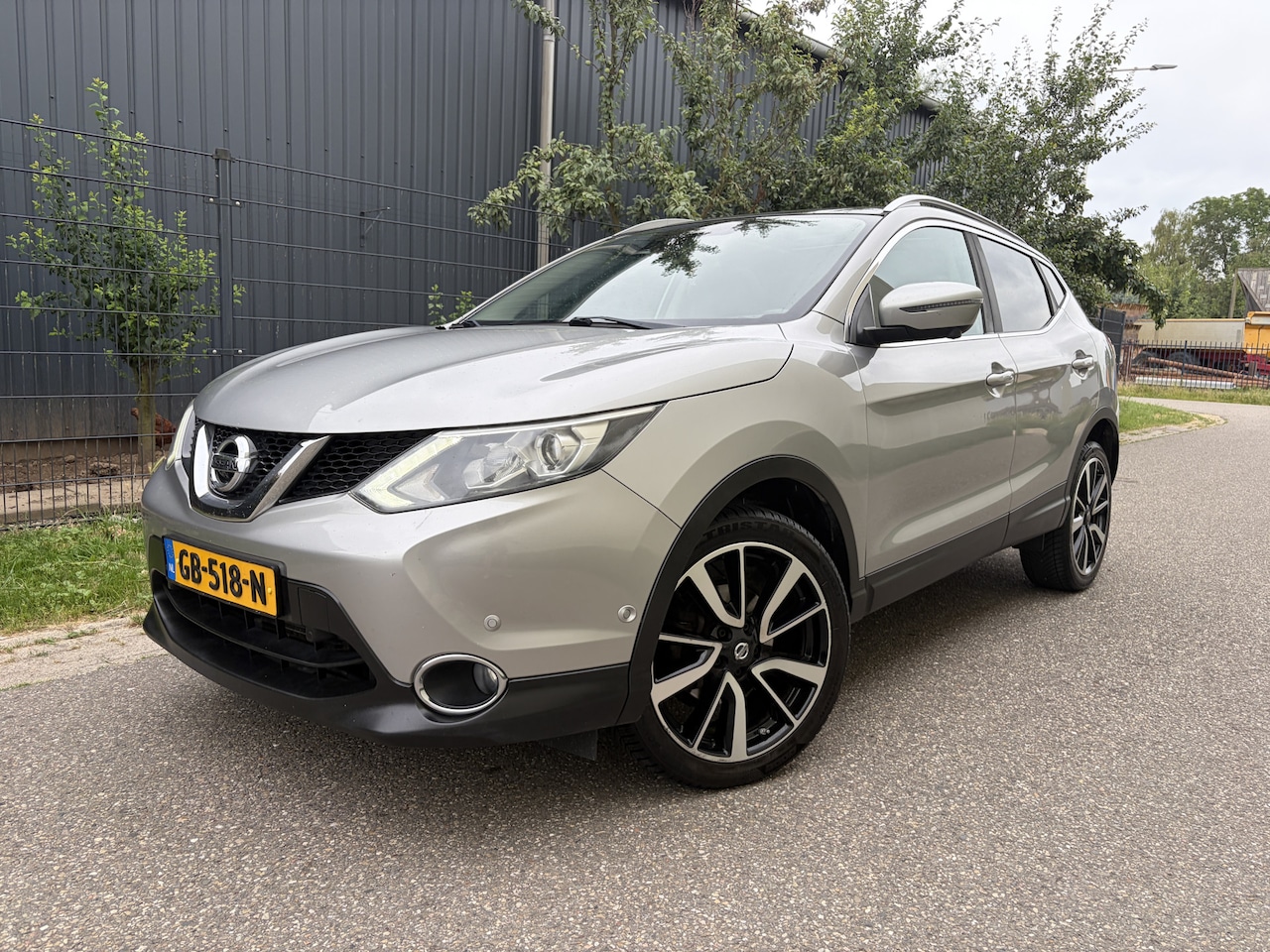 Nissan Qashqai - 1.2 Tekna / AUTOMAAT / NAVI / CRUISE / PANORAMADAK / 179dkm! NAP! - AutoWereld.nl