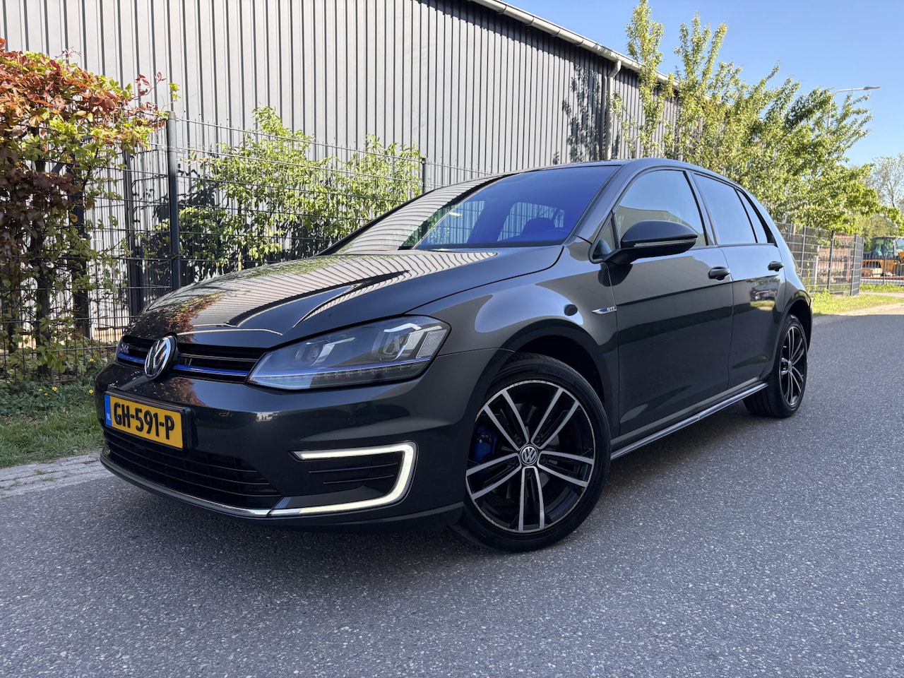 Volkswagen Golf - 1.4 TSI GTE / AUTOMAAT / NAVI / CRUISE - AutoWereld.nl