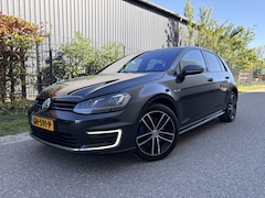 Volkswagen Golf - 1.4 TSI GTE / AUTOMAAT / NAVI / CRUISE