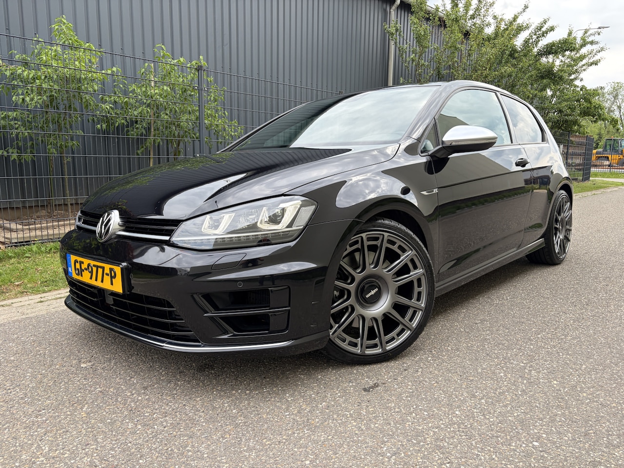 Volkswagen Golf - 2.0 TSI R 4Motion / AUTOMAAT / NAVI / ORG NED / 33dkm! NAP! - AutoWereld.nl