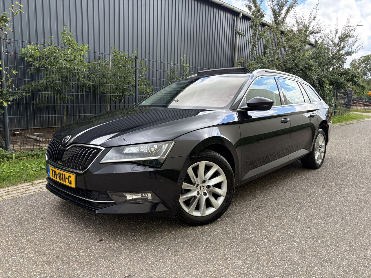 Skoda Superb Combi - 1.4 TSI ACT Style Business / AUTOMAAT / LEER / MEMORY / PANORAMADAK / TREKHAAK - AutoWereld.nl