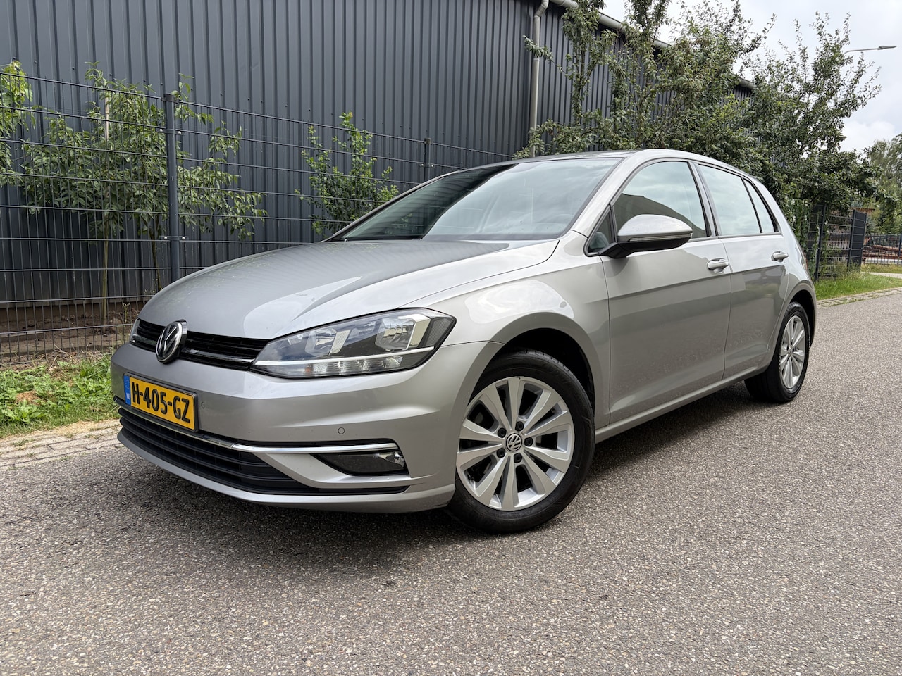Volkswagen Golf - 1.0 TSI Comfortline Business / AUTOMAAT / NAVI / CARPLAY / CRUISE / INCL BTW - AutoWereld.nl