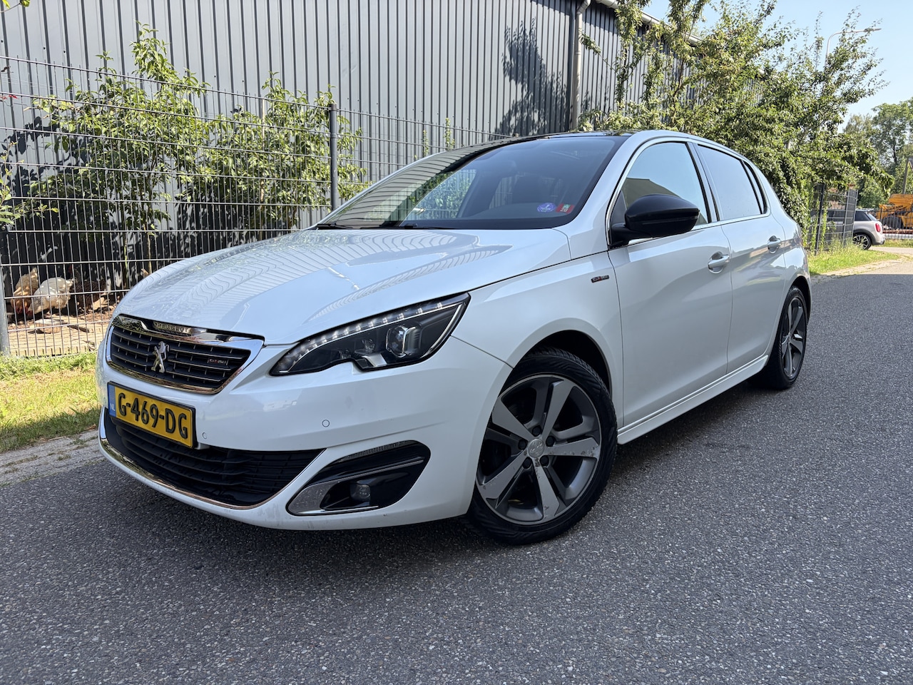 Peugeot 308 - 1.2 PureTech GT-line / NAVI / CRUISE / PANORAMADAK / AIRCO CLIMATE - AutoWereld.nl