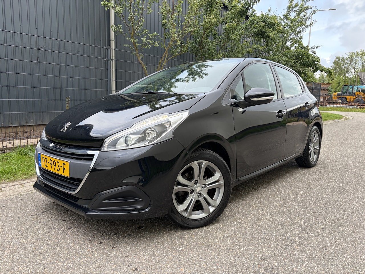Peugeot 208 - 1.2 PureTech Active / NAVI / CRUISE / AIRCO - AutoWereld.nl