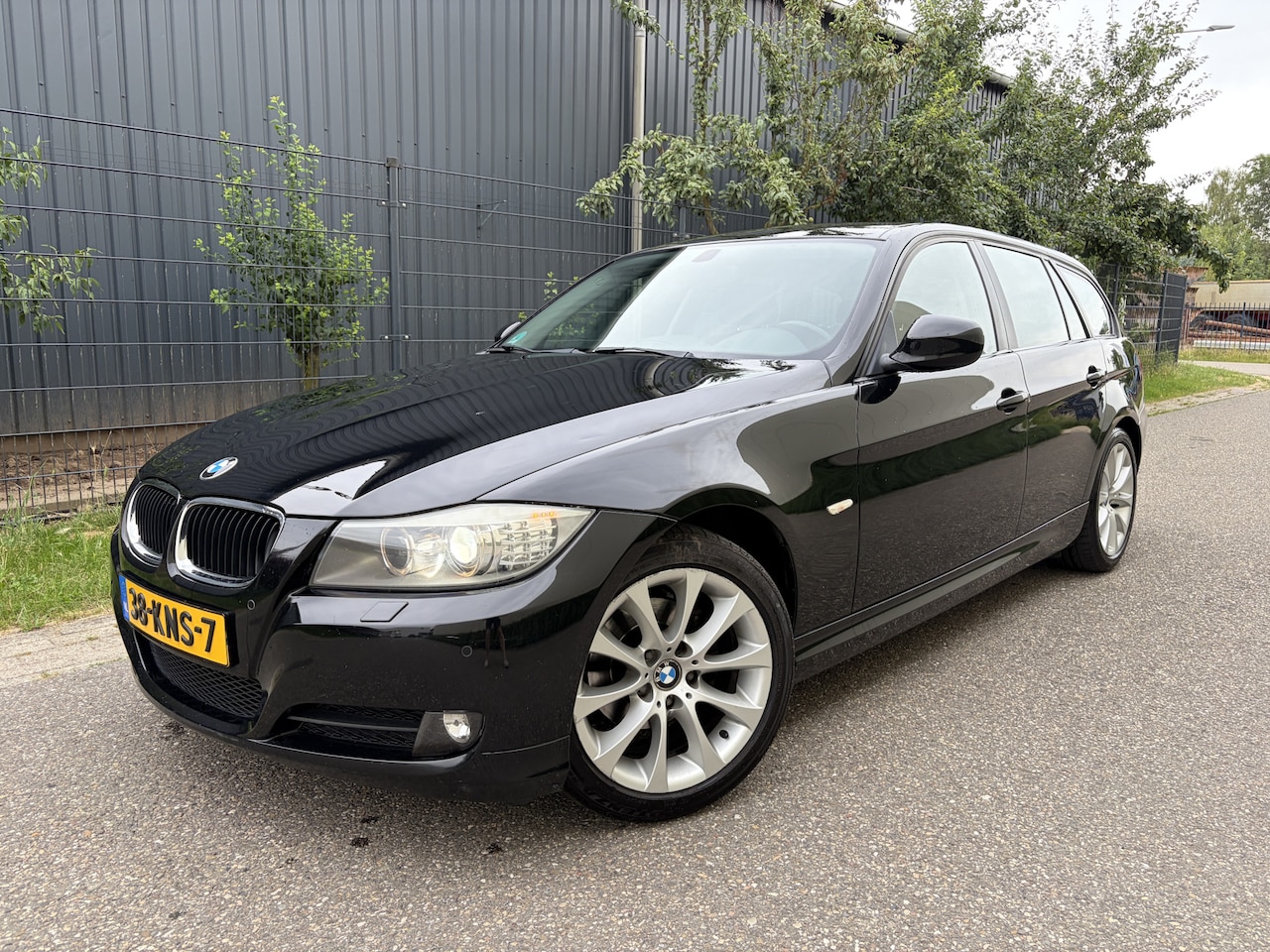 BMW 3-serie Touring - 318i Business Line Style / NAVI / LEER / AIRCO / CRUISE - AutoWereld.nl