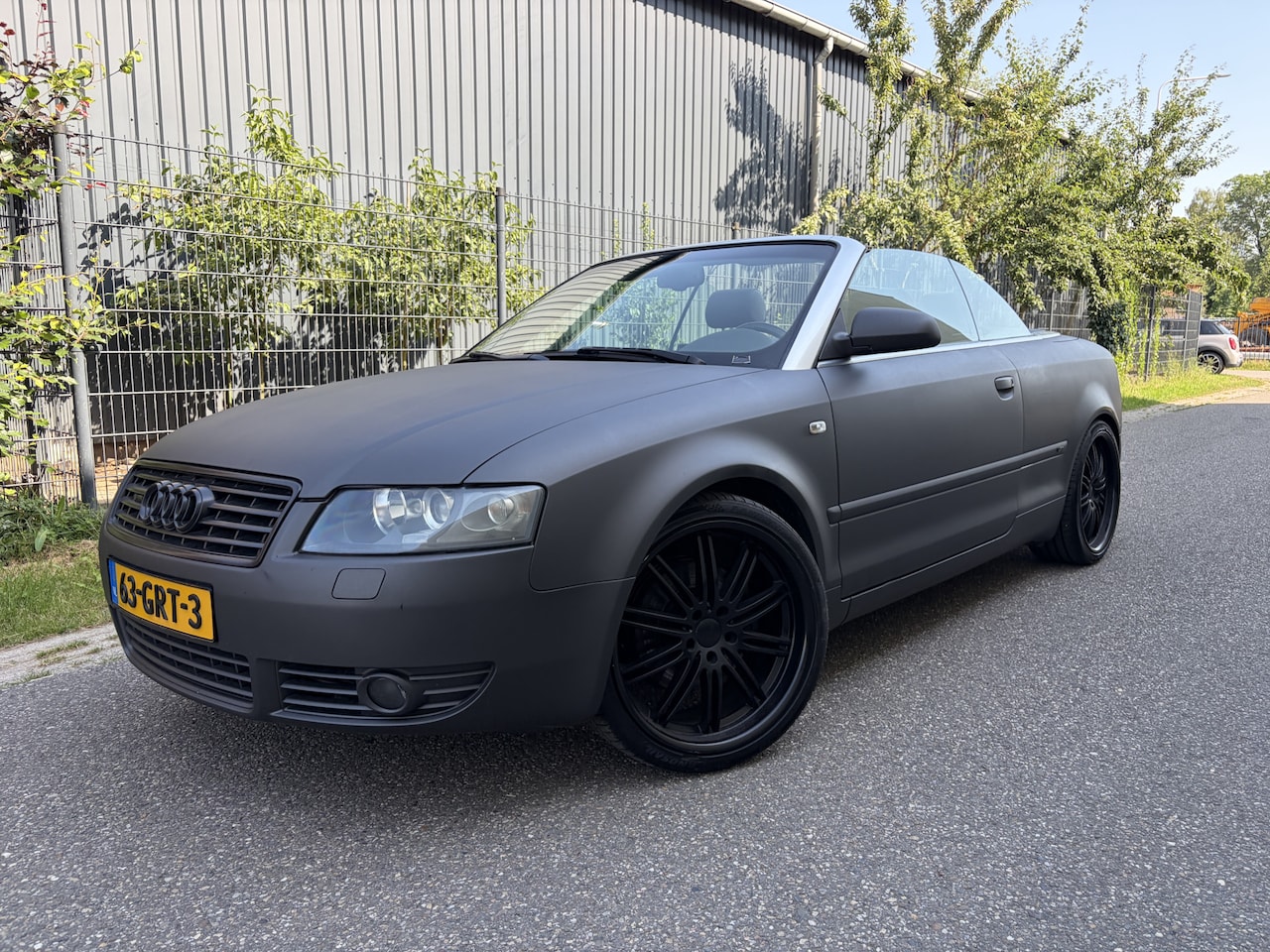 Audi A4 Cabriolet - 2.4 V6 Pro Line / AUTOMAAT / MAT ZWART / NAVI / LEER - AutoWereld.nl