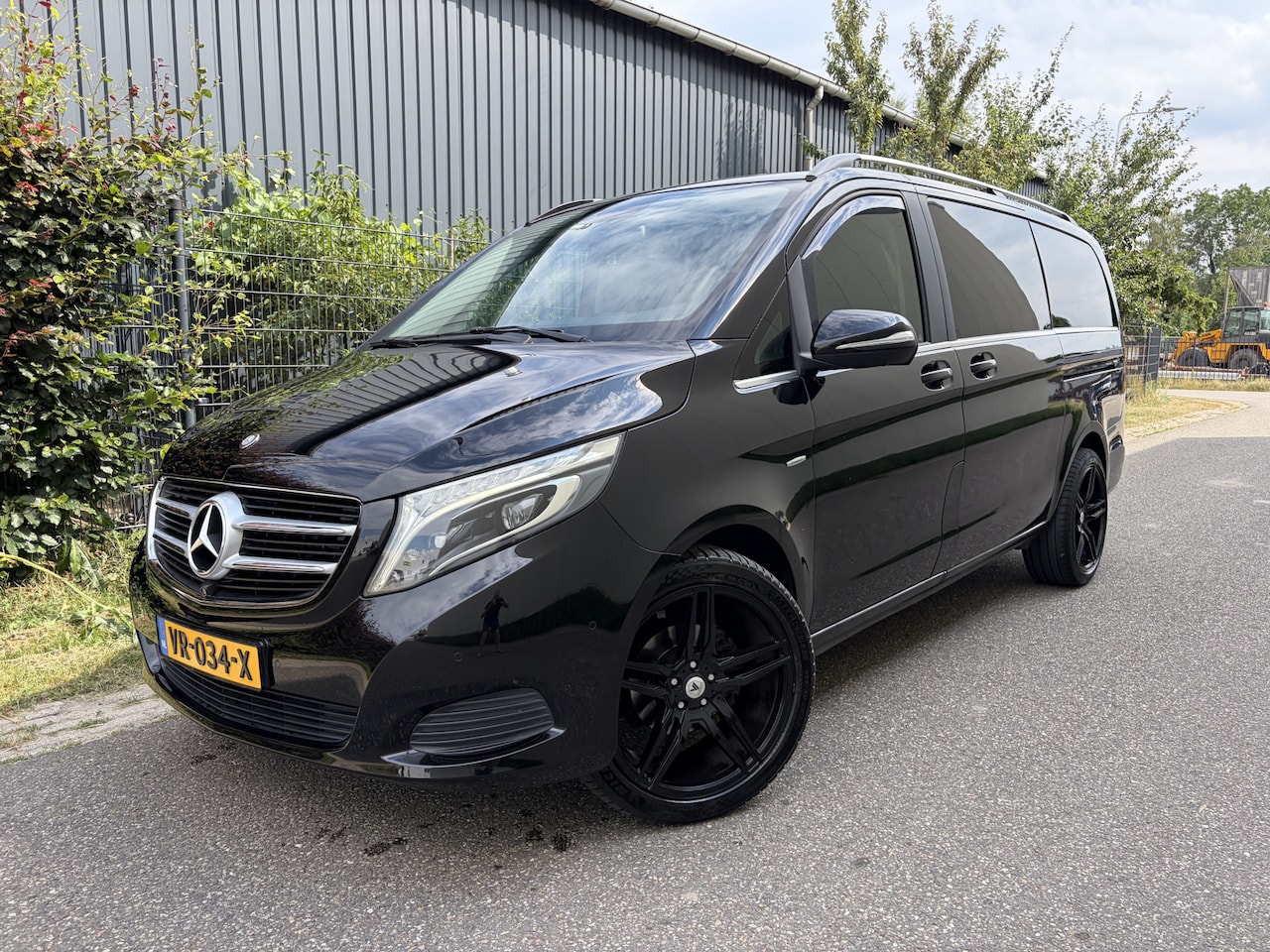 Mercedes-Benz V-klasse - 220 CDI Lang DC Avantgarde / AUTOMAAT / NAVI / 360 CAMERA / LEER / 192dkm! - AutoWereld.nl