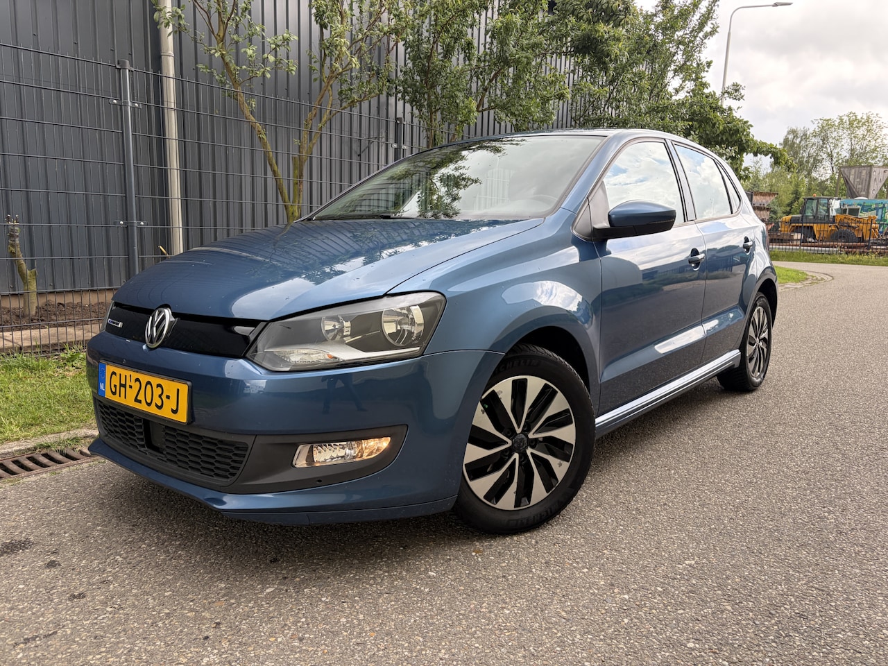 Volkswagen Polo - 1.0 BlueMotion / NAVI / AIRCO ECC / CRUISE / 5-DEURS - AutoWereld.nl