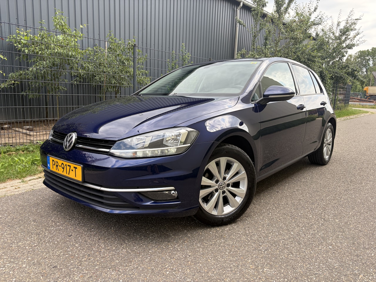 Volkswagen Golf - 1.0 TSI Comfortline / 5-DEURS / NAVI / CARPLAY / CRUISE - AutoWereld.nl